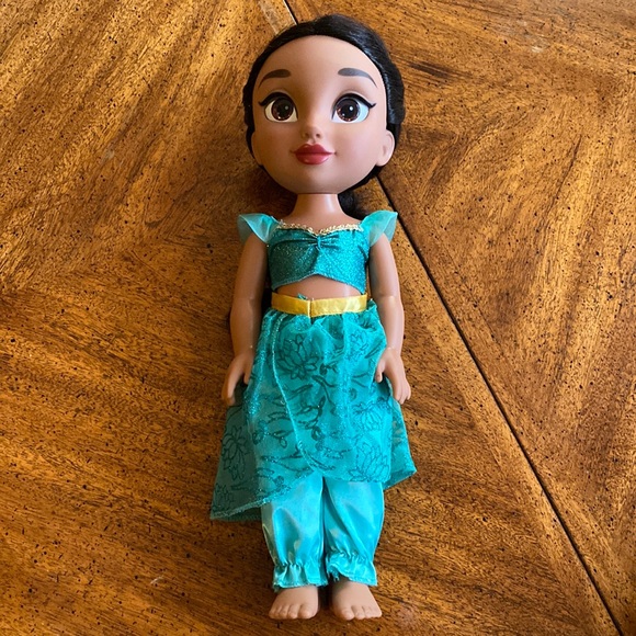 Disney Toys Disney Princess Jasmine Doll In Hood Condition Clean
